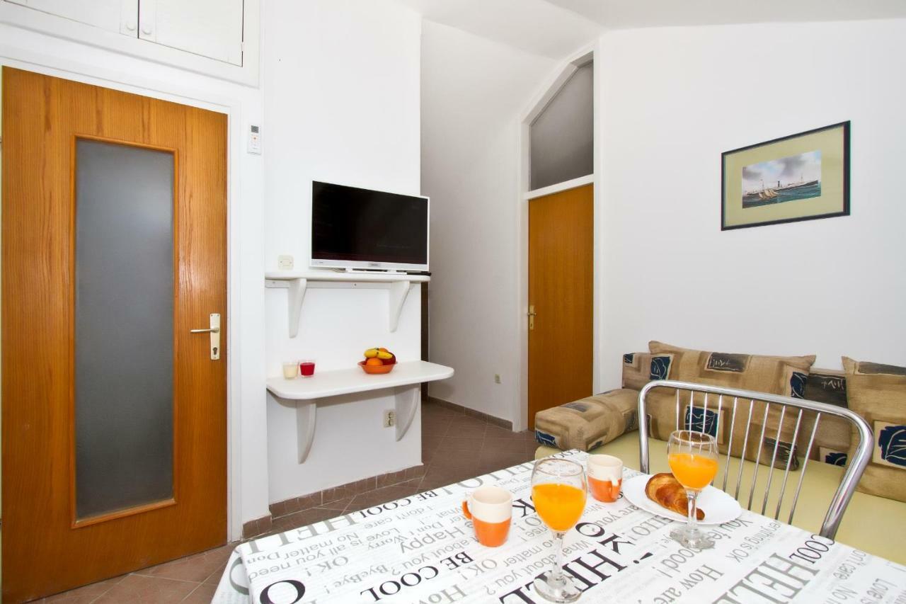 Apartment Center Marija Vodice Exterior photo