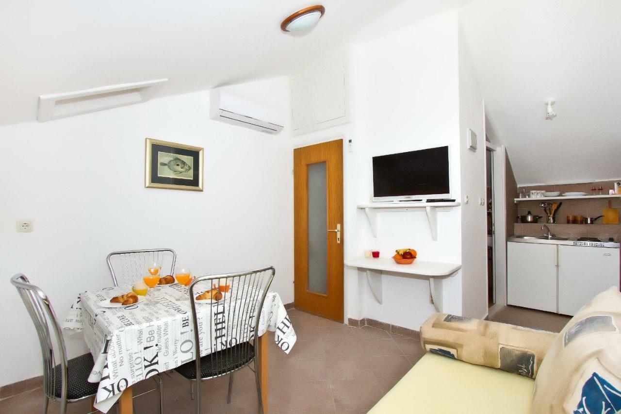 Apartment Center Marija Vodice Exterior photo